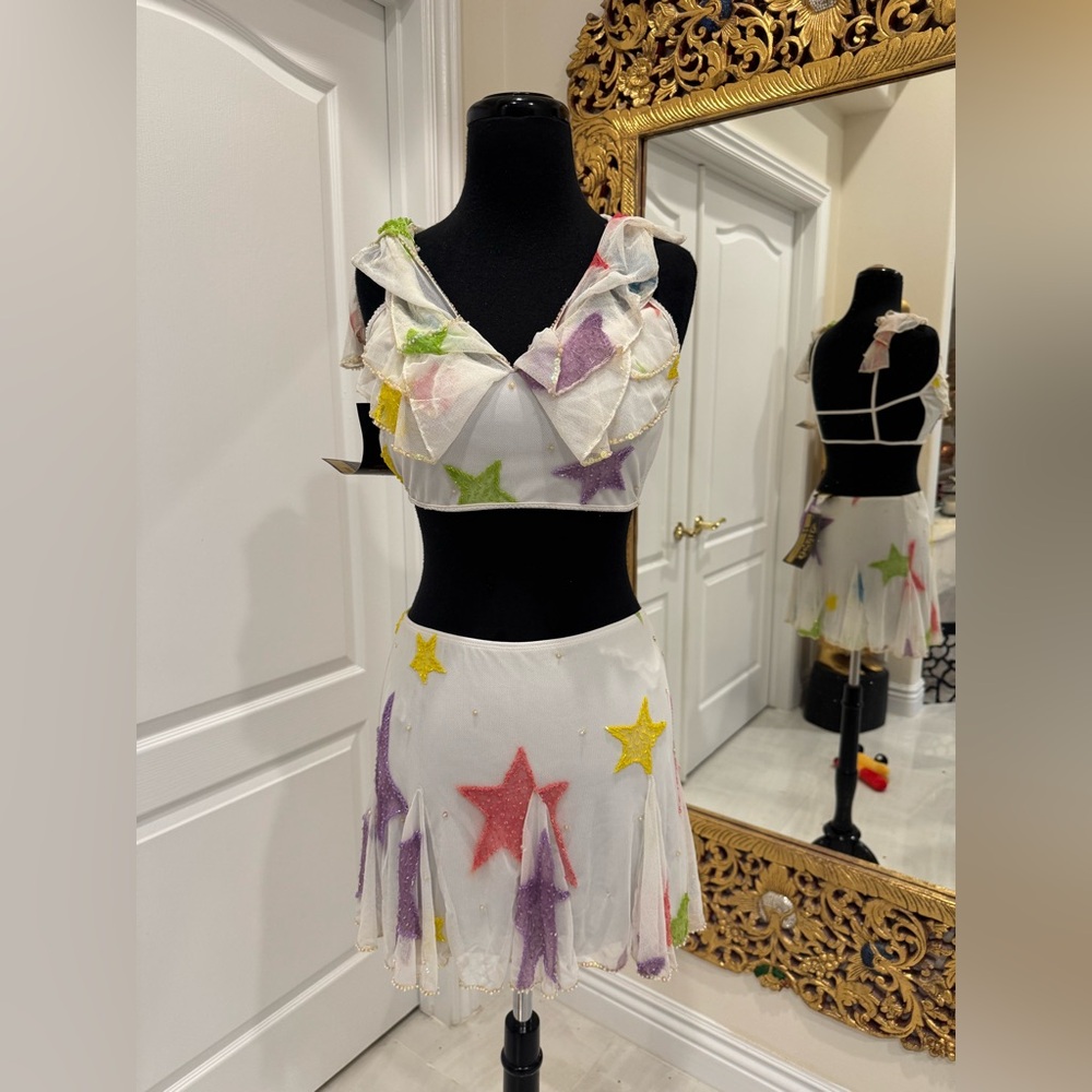 Hand beaded on stretch Mesh White Star Print Ruffle Front Crop Top & Skirt Set - Picture 8 of 9